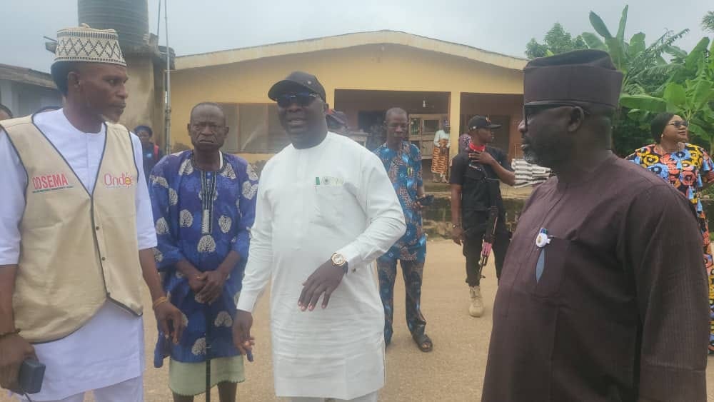 AKURE-SOUTH CHAIRMAN RECEIVES NEMA, SEMA TEAM Image 2